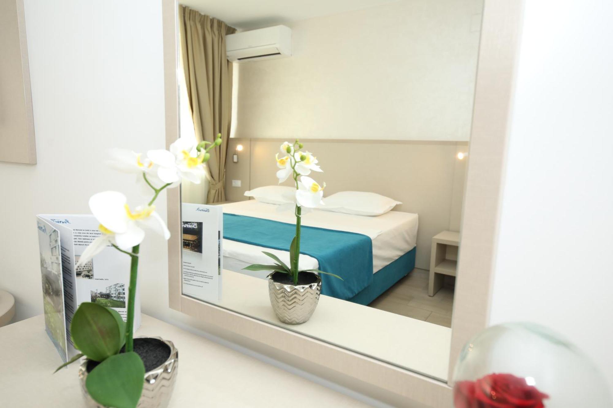 Hotel Delfin Mamaia Exteriör bild