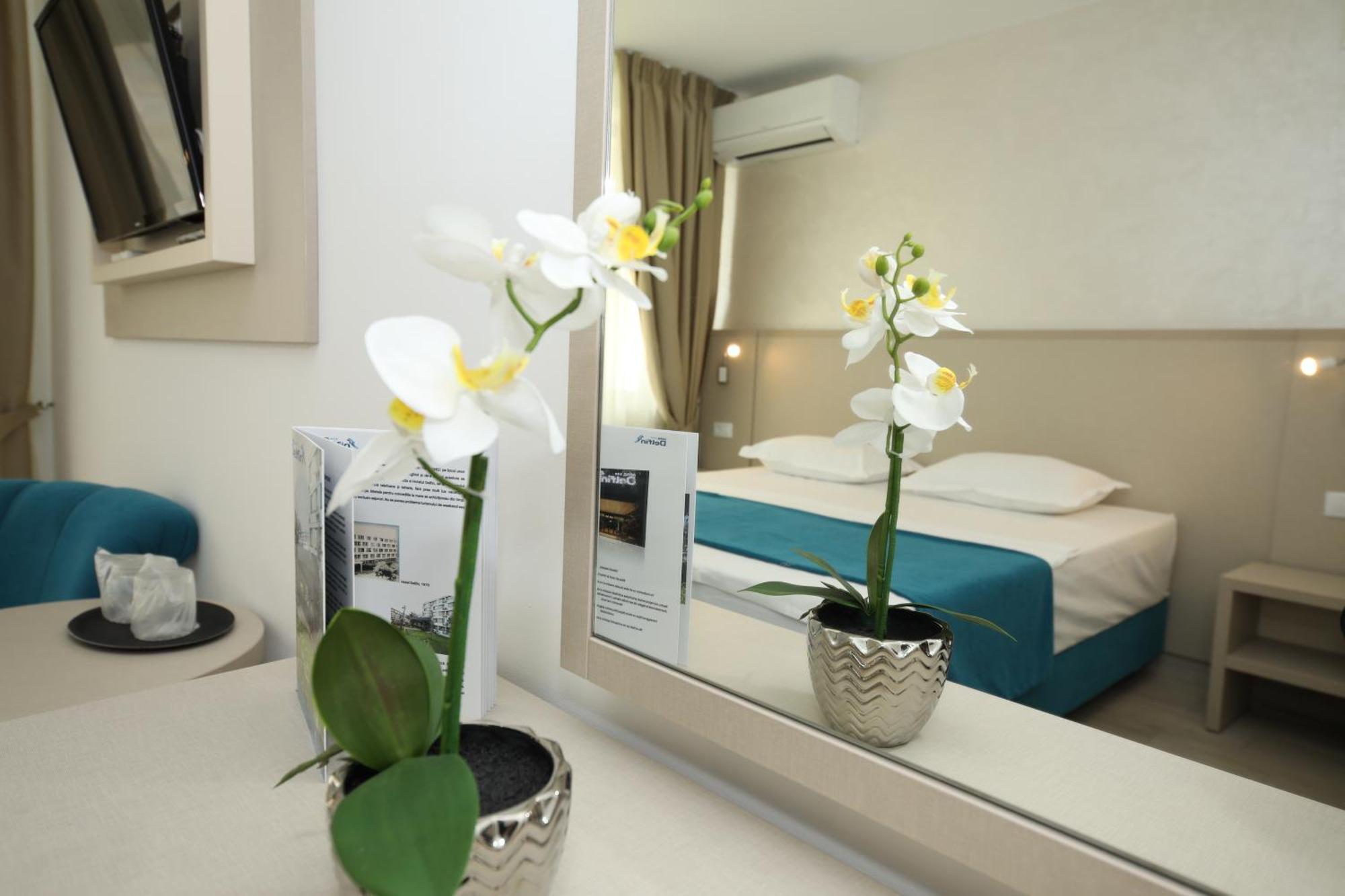 Hotel Delfin Mamaia Exteriör bild