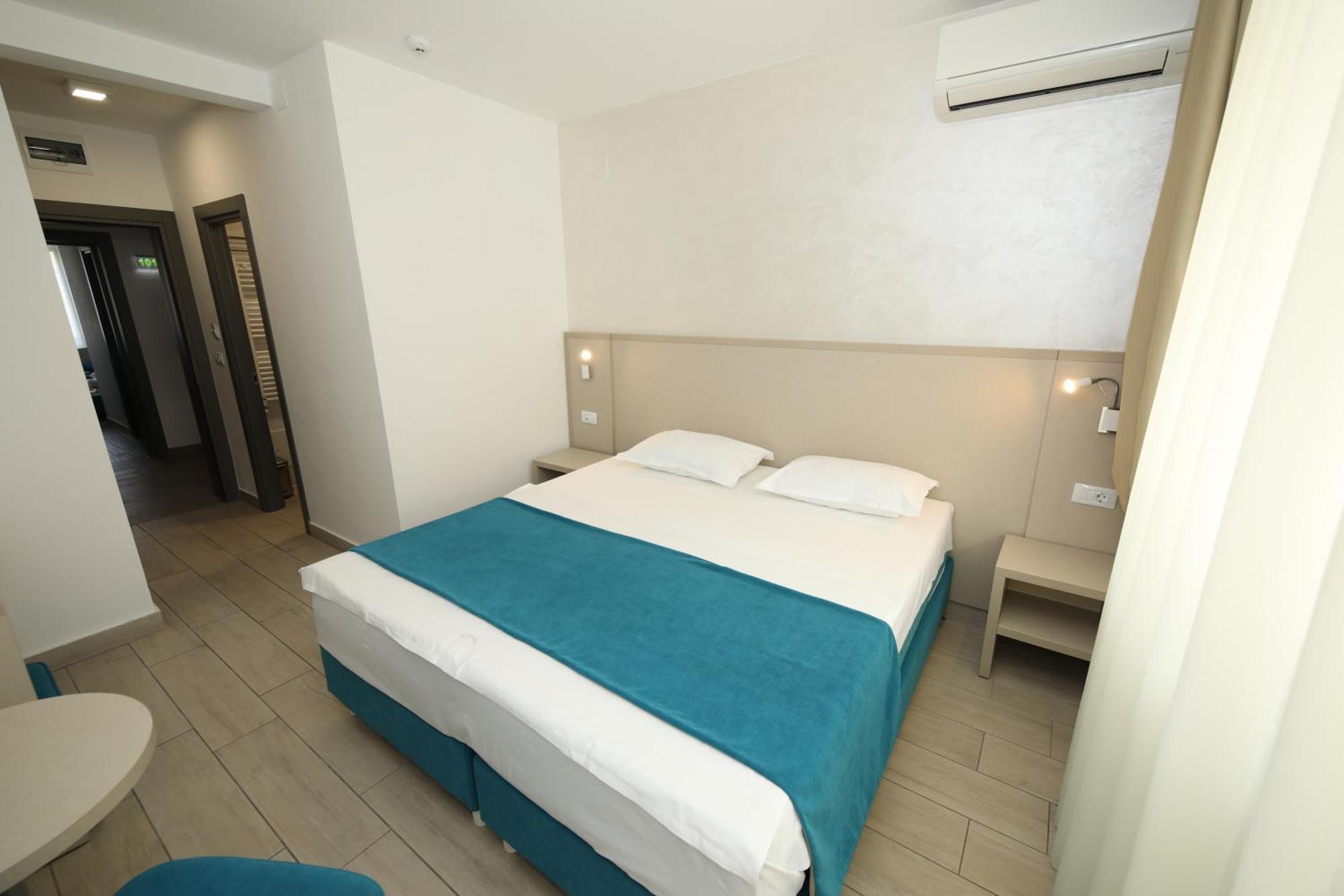 Hotel Delfin Mamaia Exteriör bild